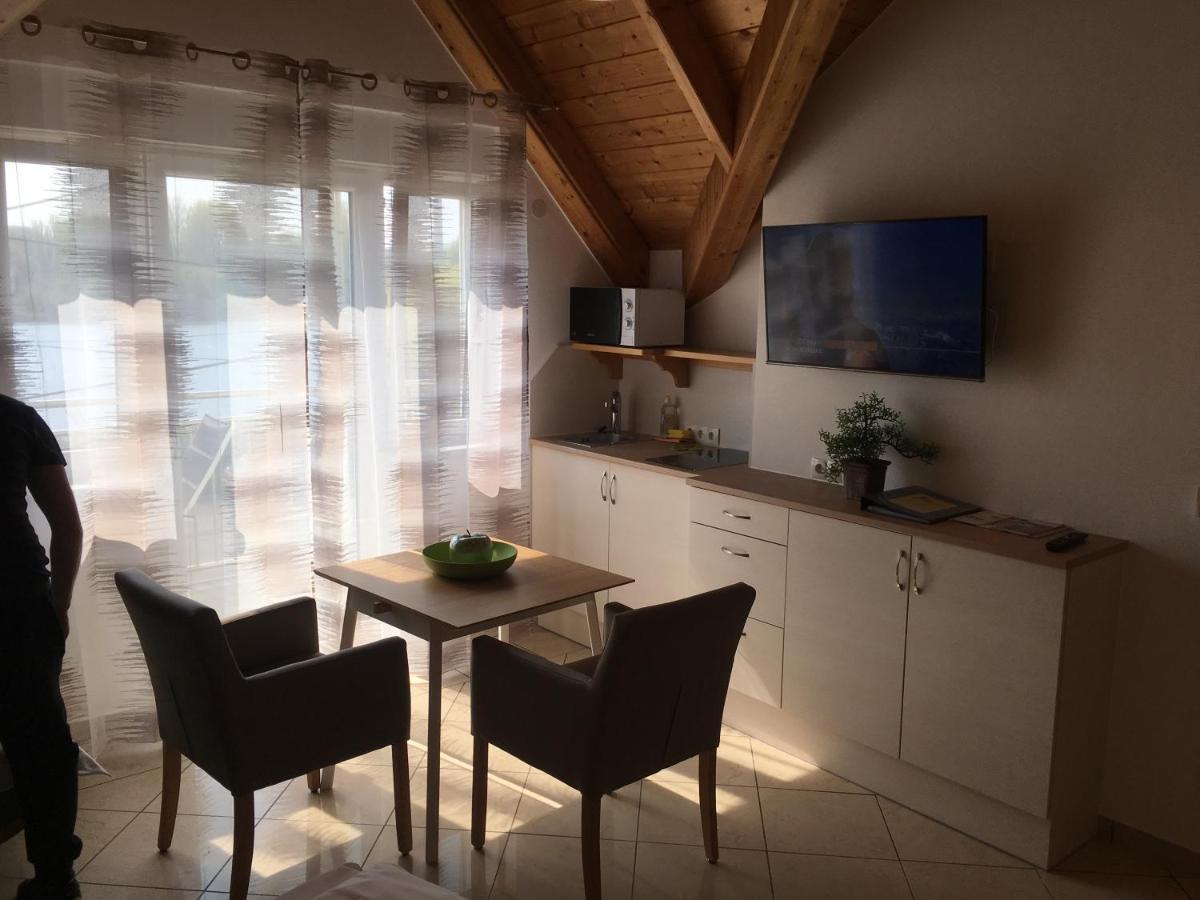 Ajo Apartments - Alte Donau Lake View Balcony Studio - Self-Check-In * Vienna