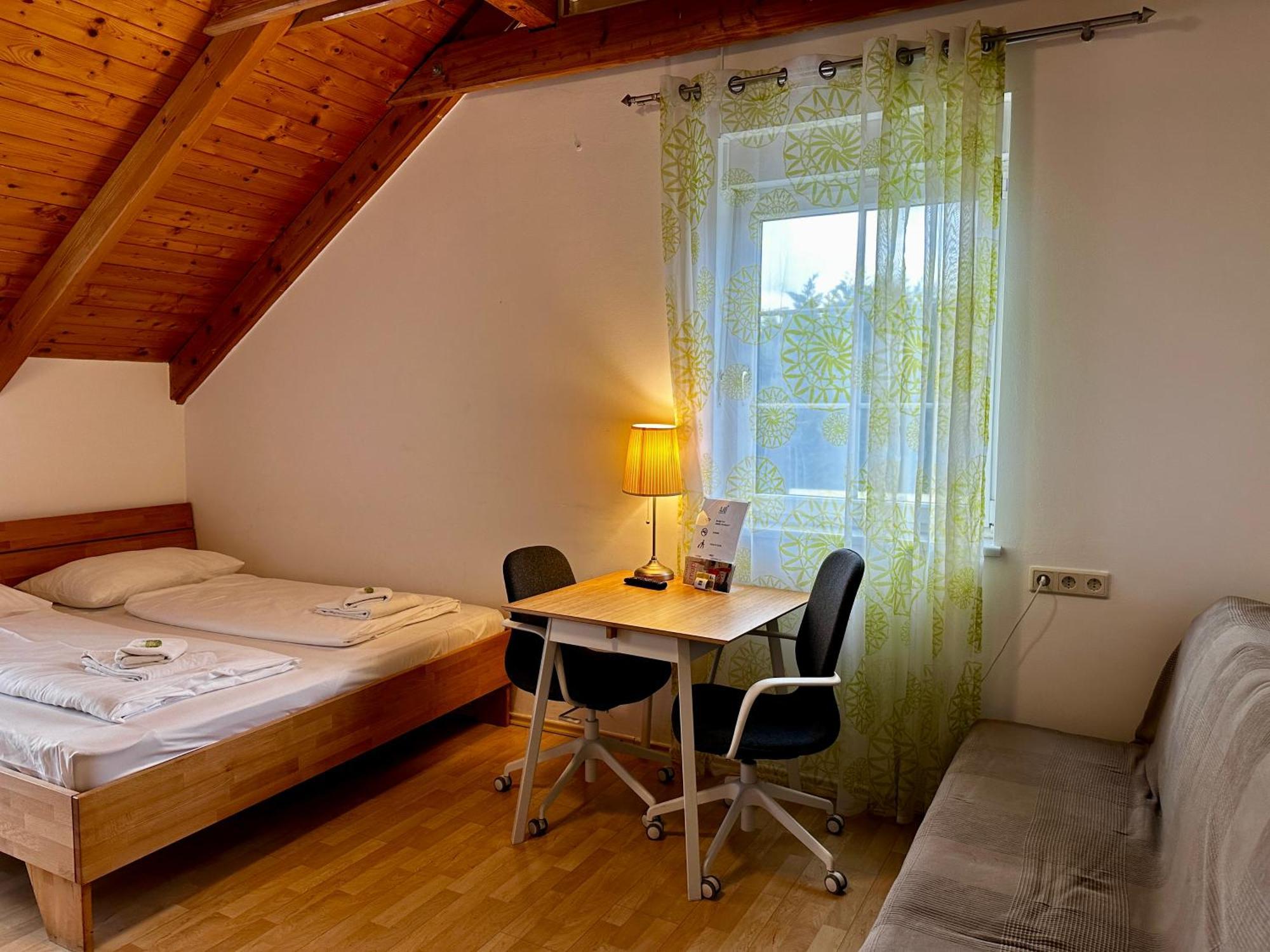 Ajo Apartments - Alte Donau Lake View Balcony Studio - Self-Check-In Vienna